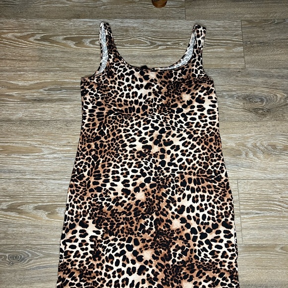 H&M dress - Picture 2 of 4